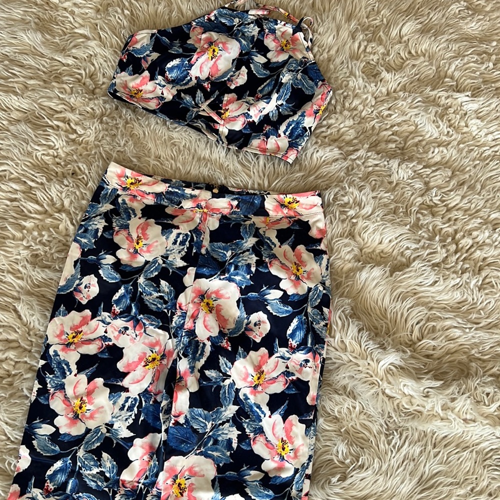 2 pc floral set